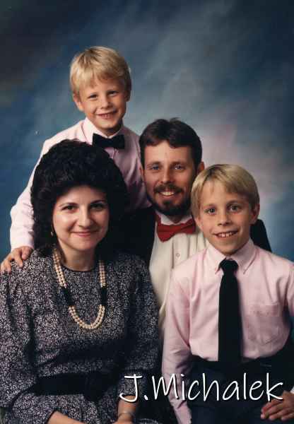 1988_xxxx_MichalekFamily.jpg